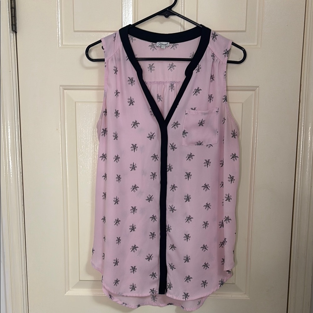 🤩 3 FOR $25 🤩 Kismet Pink Sleeveless Buttoned Blouse